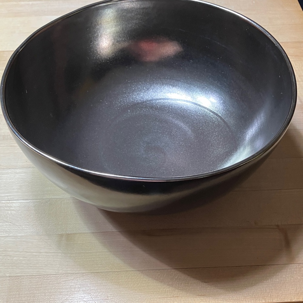 Michael Wainwright USA Charcoal Bowl with Silver Swirl Interior.